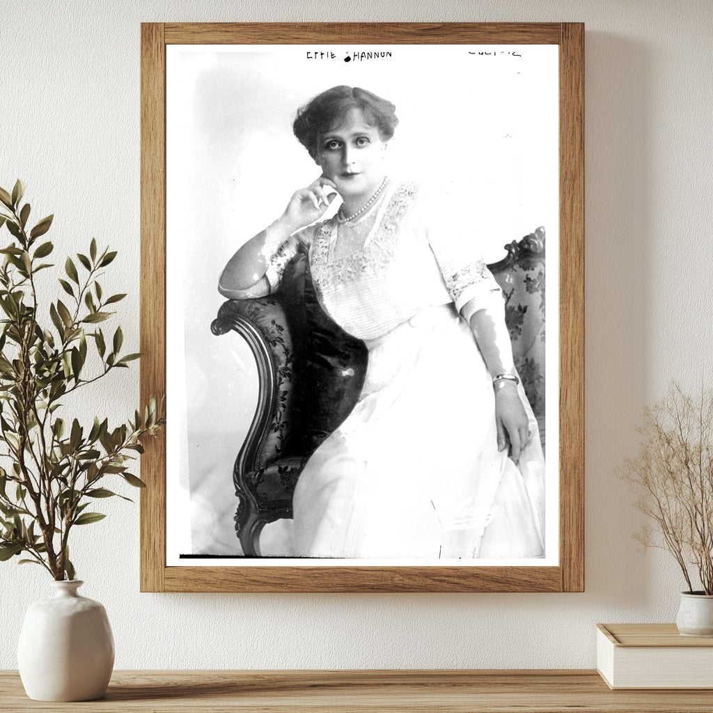 Graceful Actress Effie Shannon in Early 20th Century