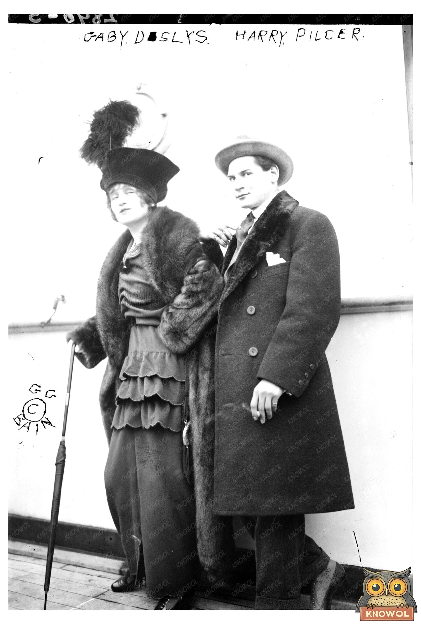 Elegant Duo: 1910s Vaudeville & French Stardom