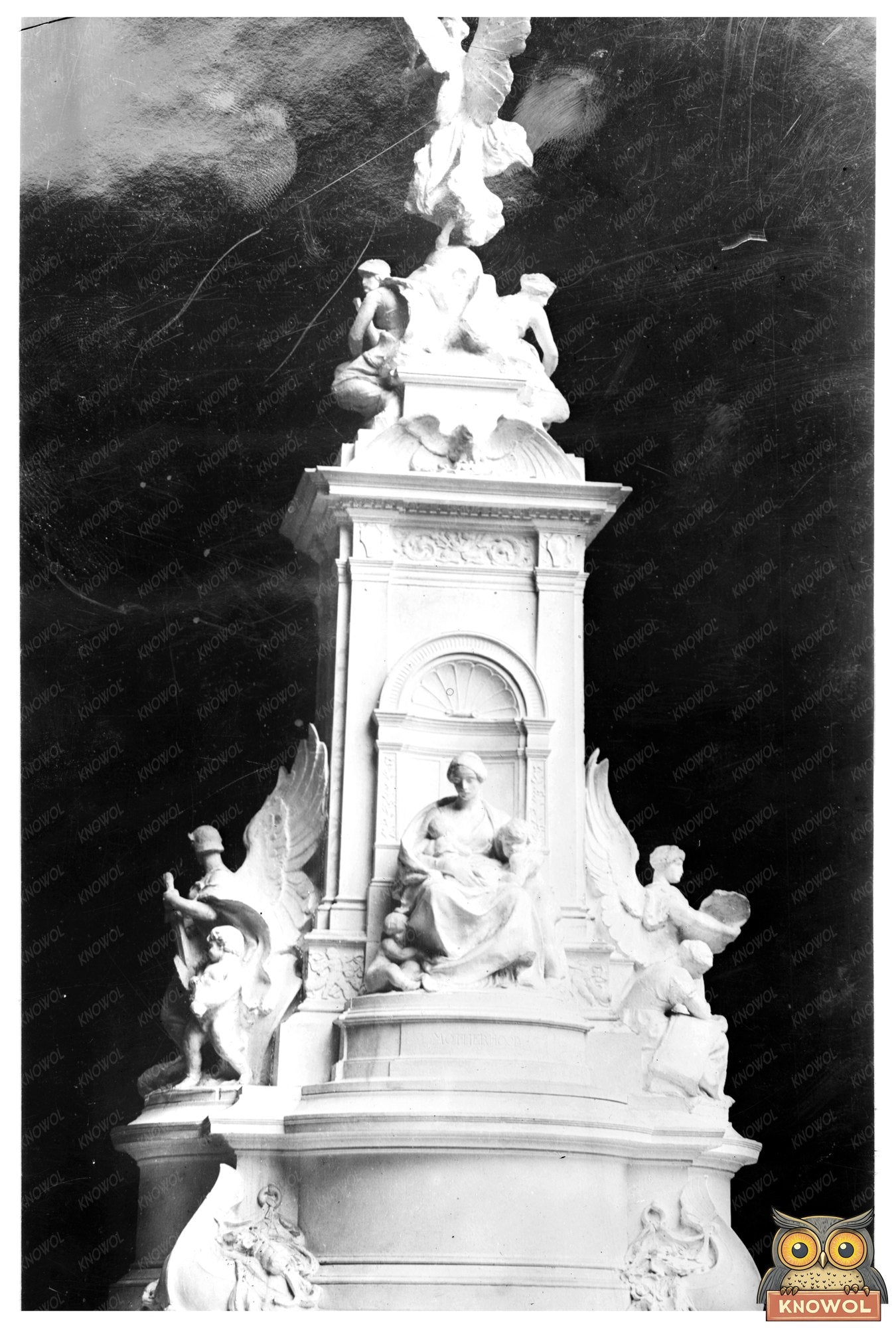 Group of Motherhood at Queen Victoria Memorial