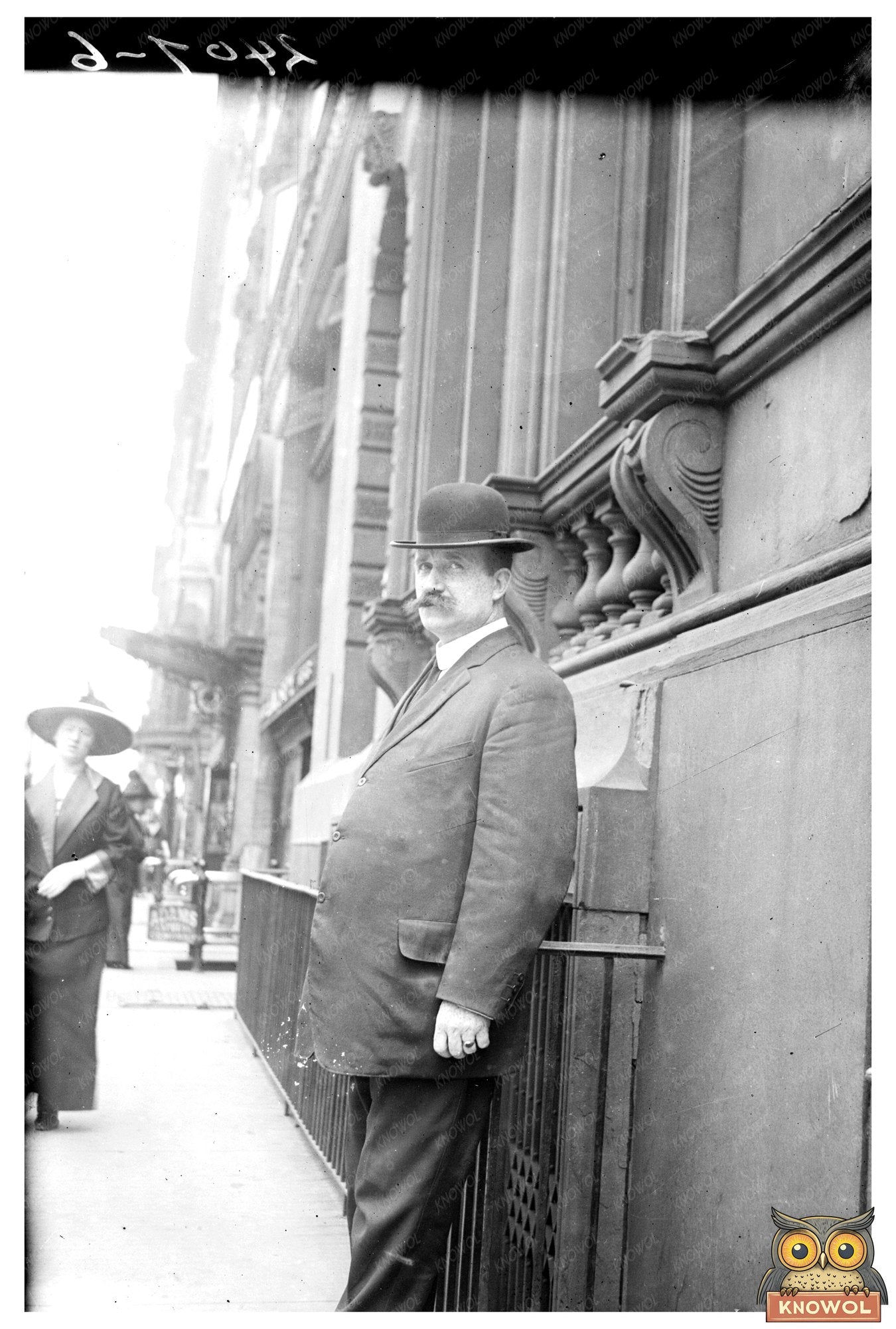 Vintage New Yorks Private Detective on Fifth Ave.