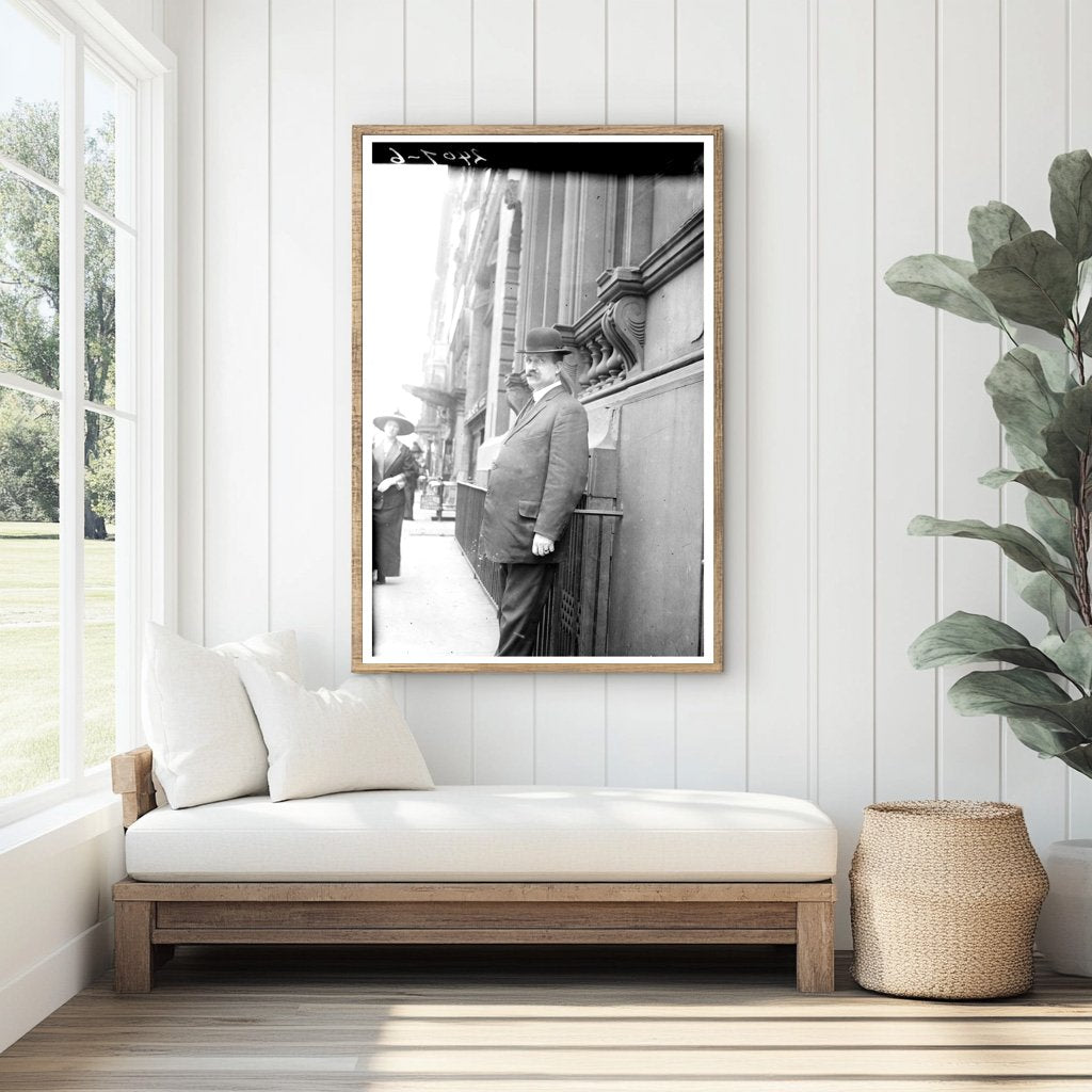 Vintage New Yorks Private Detective on Fifth Ave.