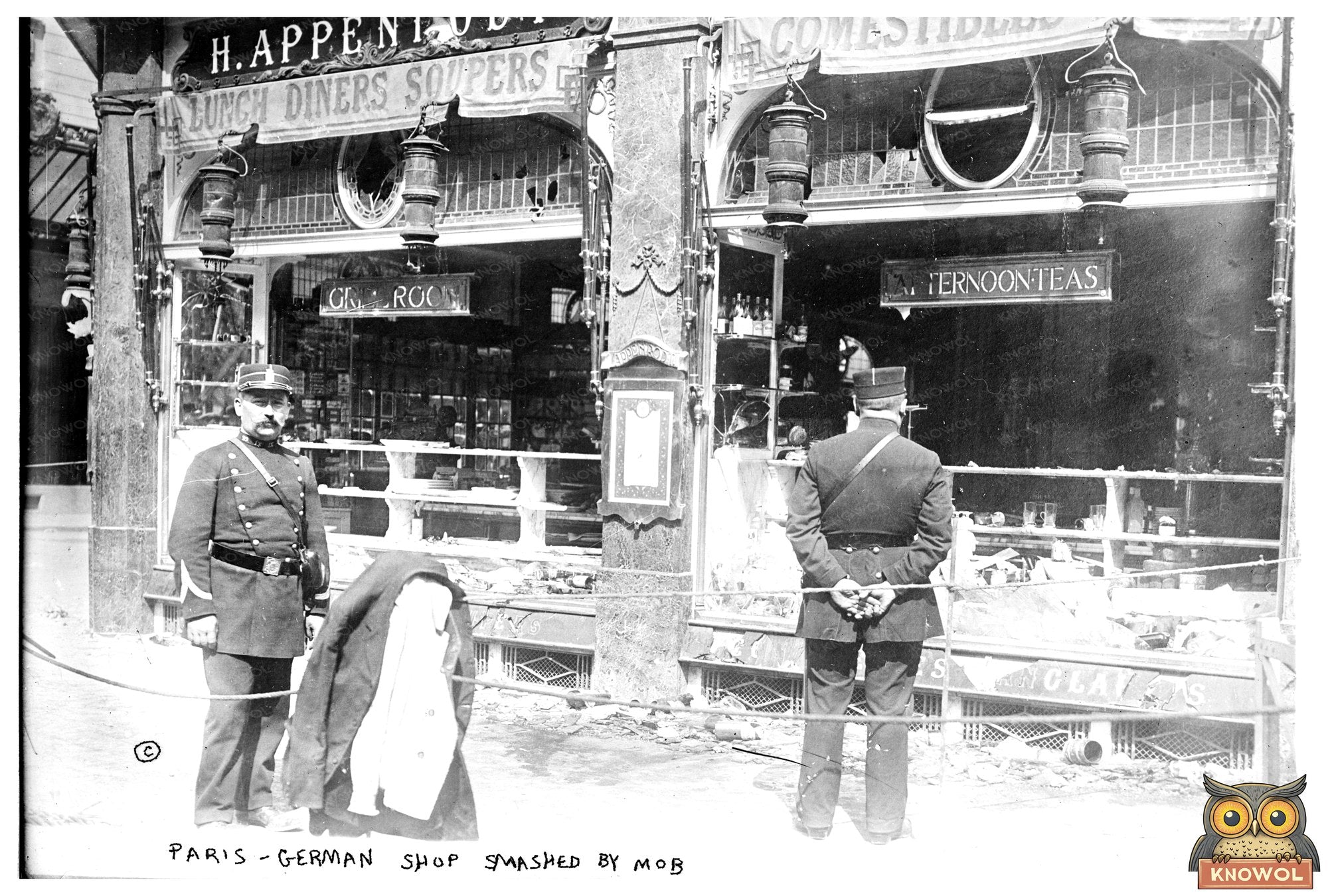 1914 Paris: Mob Ransacks German Shop Amidst War Hysteria
