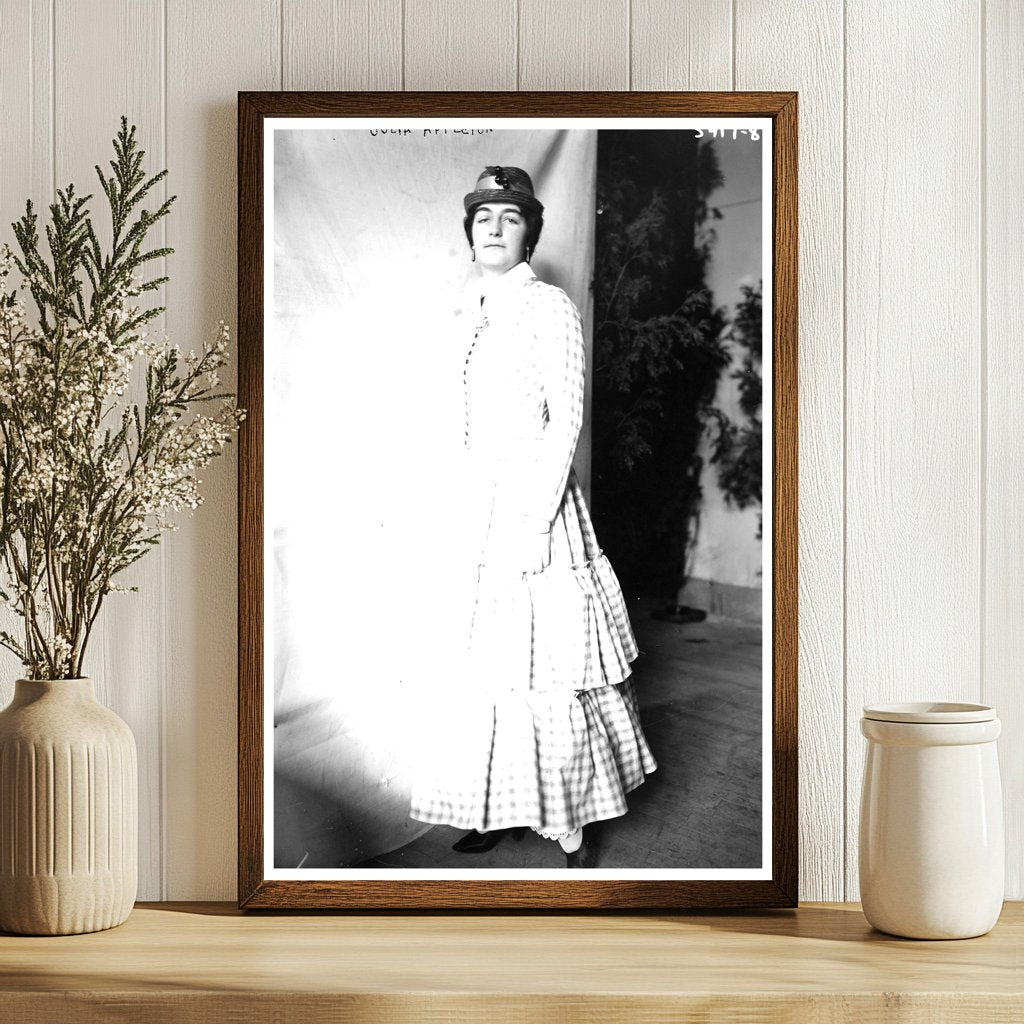 Timeless Portrait of Early 20th Century Elegance