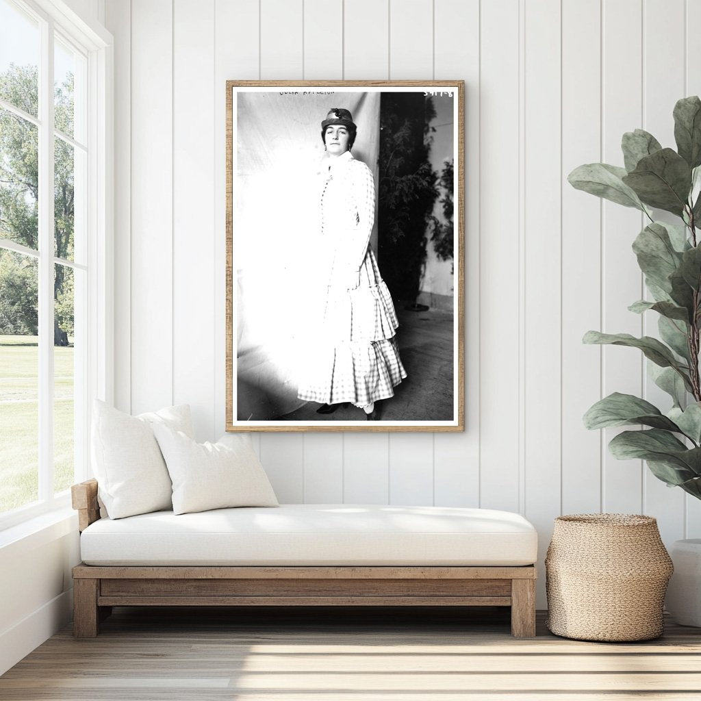 Timeless Portrait of Early 20th Century Elegance