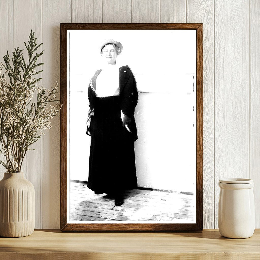 “Historic Portrait of Iconic Contralto Singer”