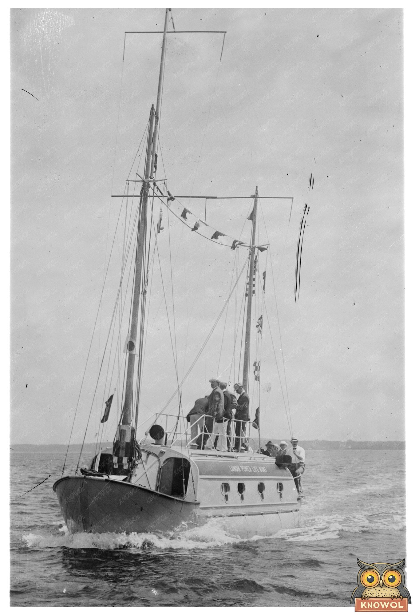 Vintage Lundin Lifeboat: Maritime Rescue Innovation