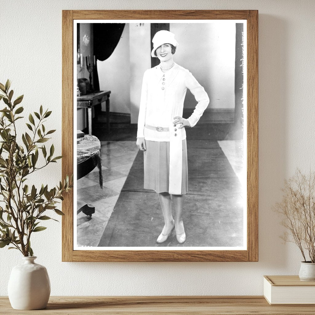1927 Fashion Icon: Norma Shearers Chic Short Dress