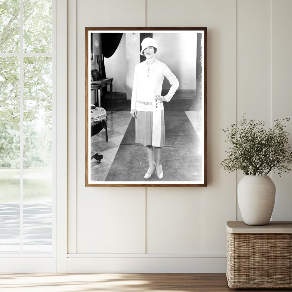 1927 Fashion Icon: Norma Shearers Chic Short Dress