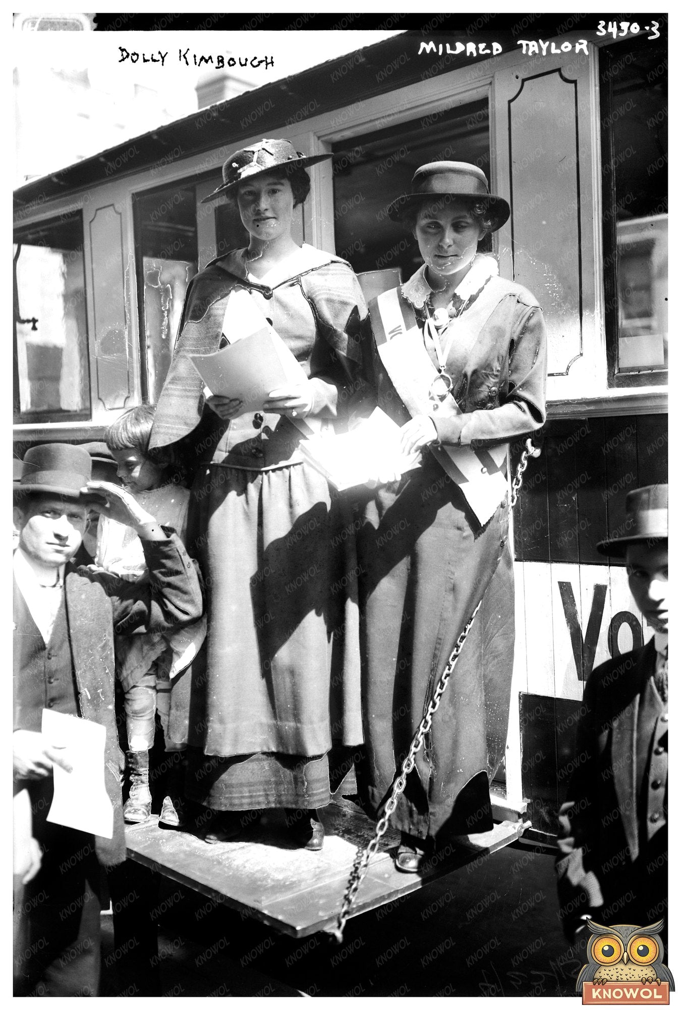 1915 Snapshot of Dolly Kimbrough & Mildred Taylor