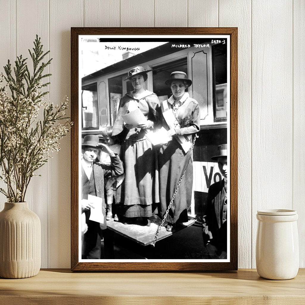 1915 Snapshot of Dolly Kimbrough & Mildred Taylor