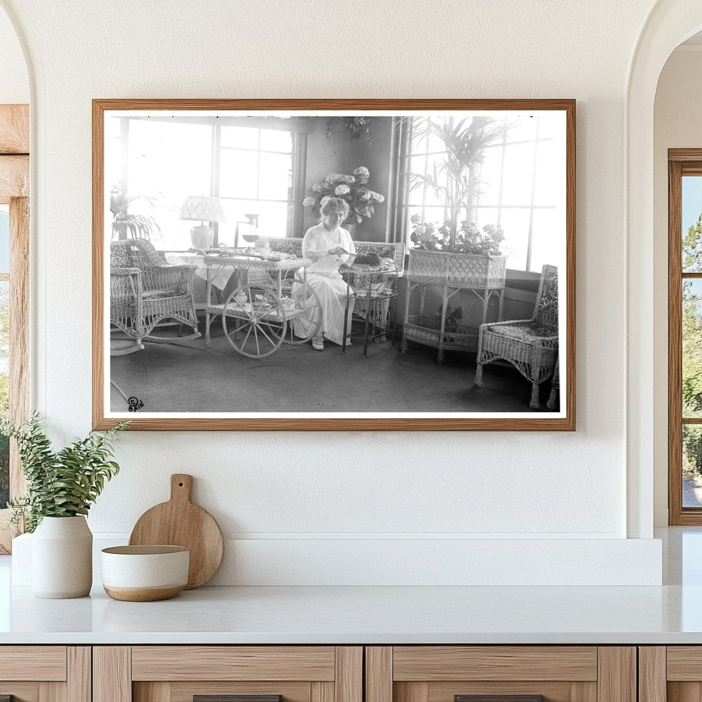 Elegant Madame Gadski in Bay Shore, 1915