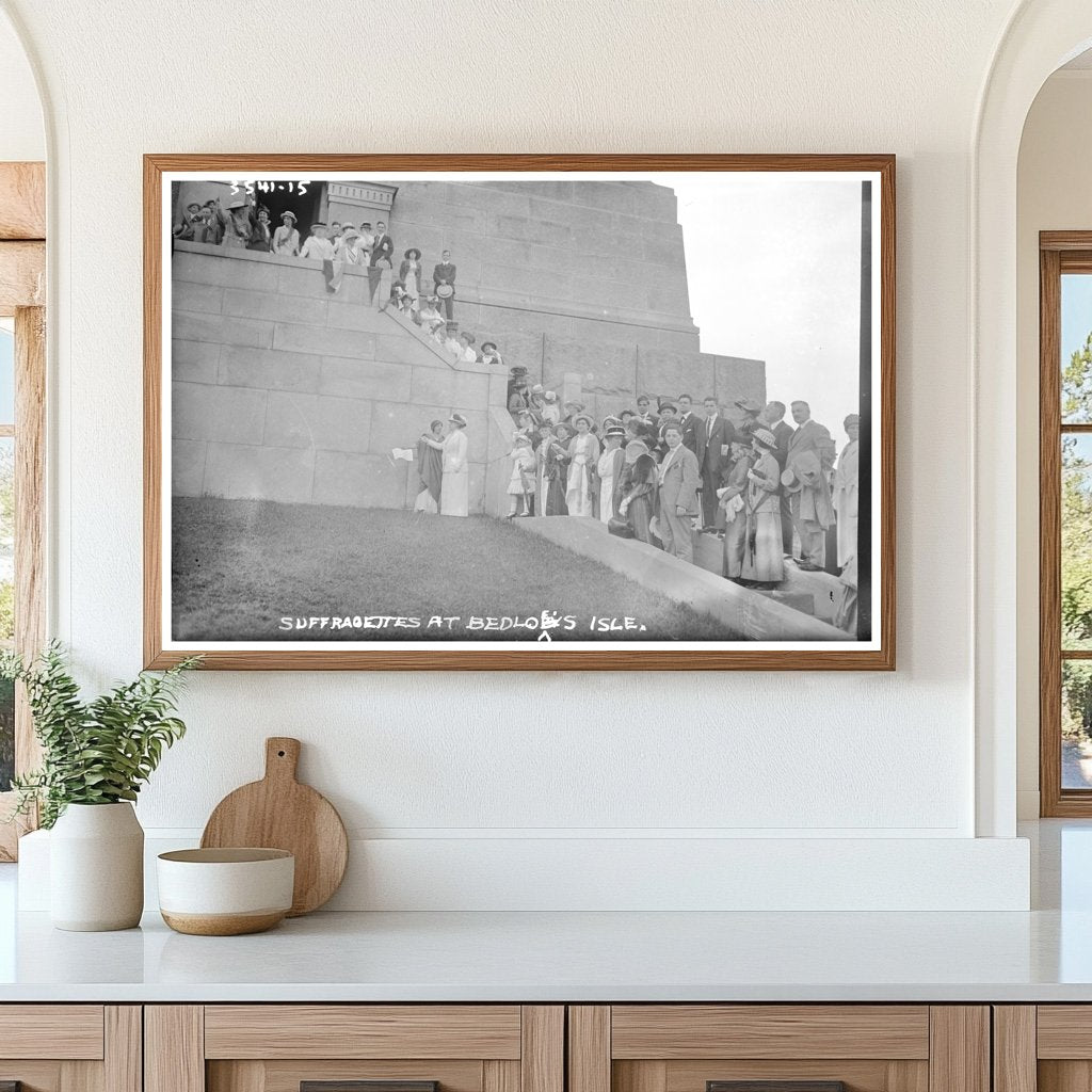 Brave Suffragettes Rally on Bedloes Isle, 1910s