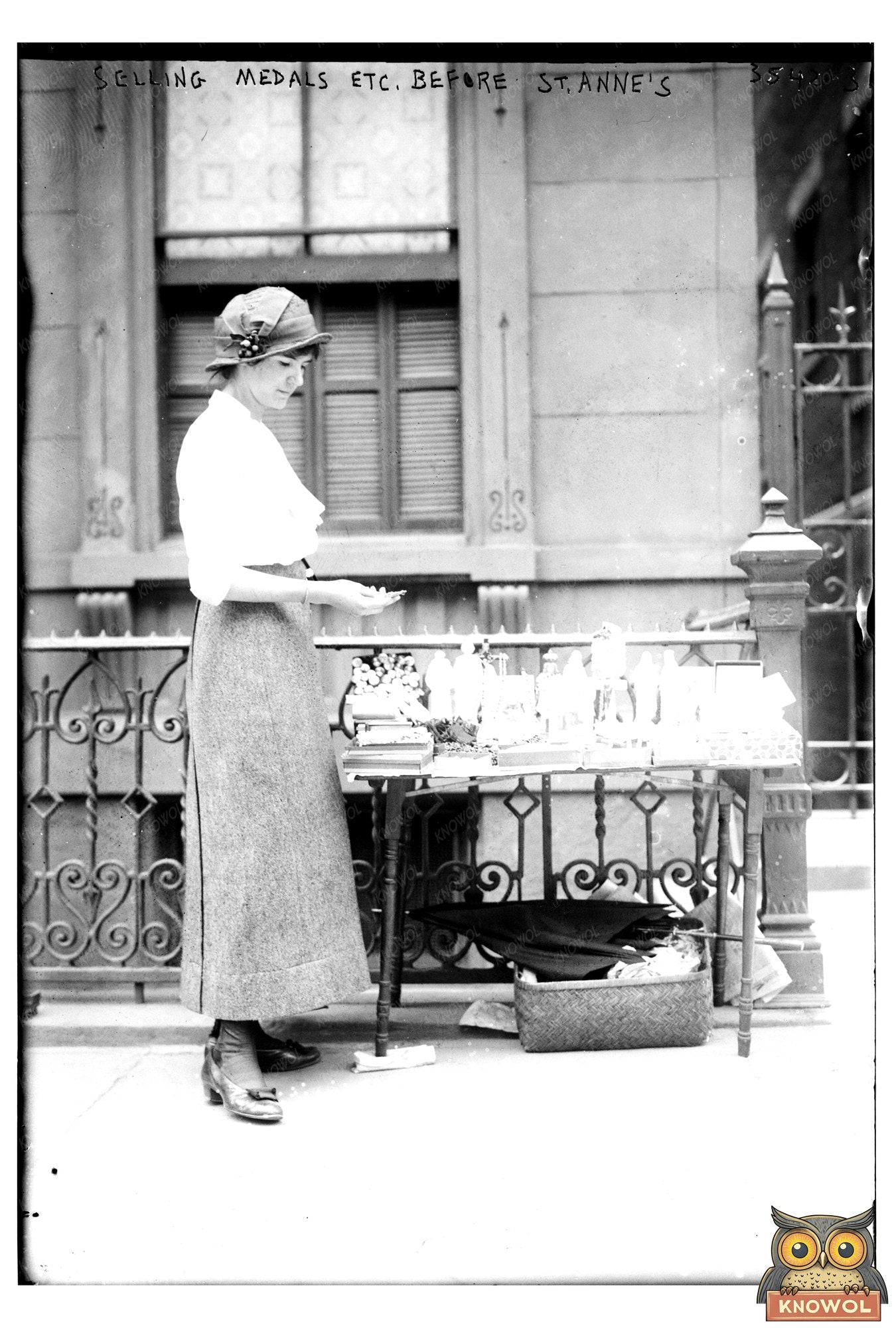 Vendor Selling Medals Near St. Anne’s Church, 1910s