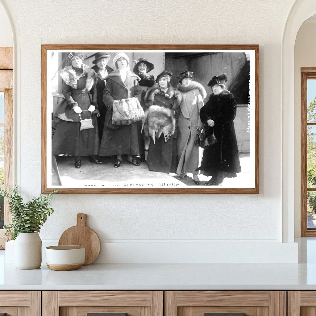 1915 French Theatre Stars: Captivating Stage Presence