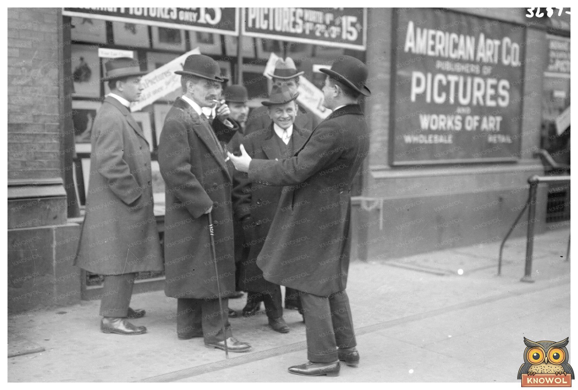Behind the Curtain: Early 1900s Opera Claqueurs