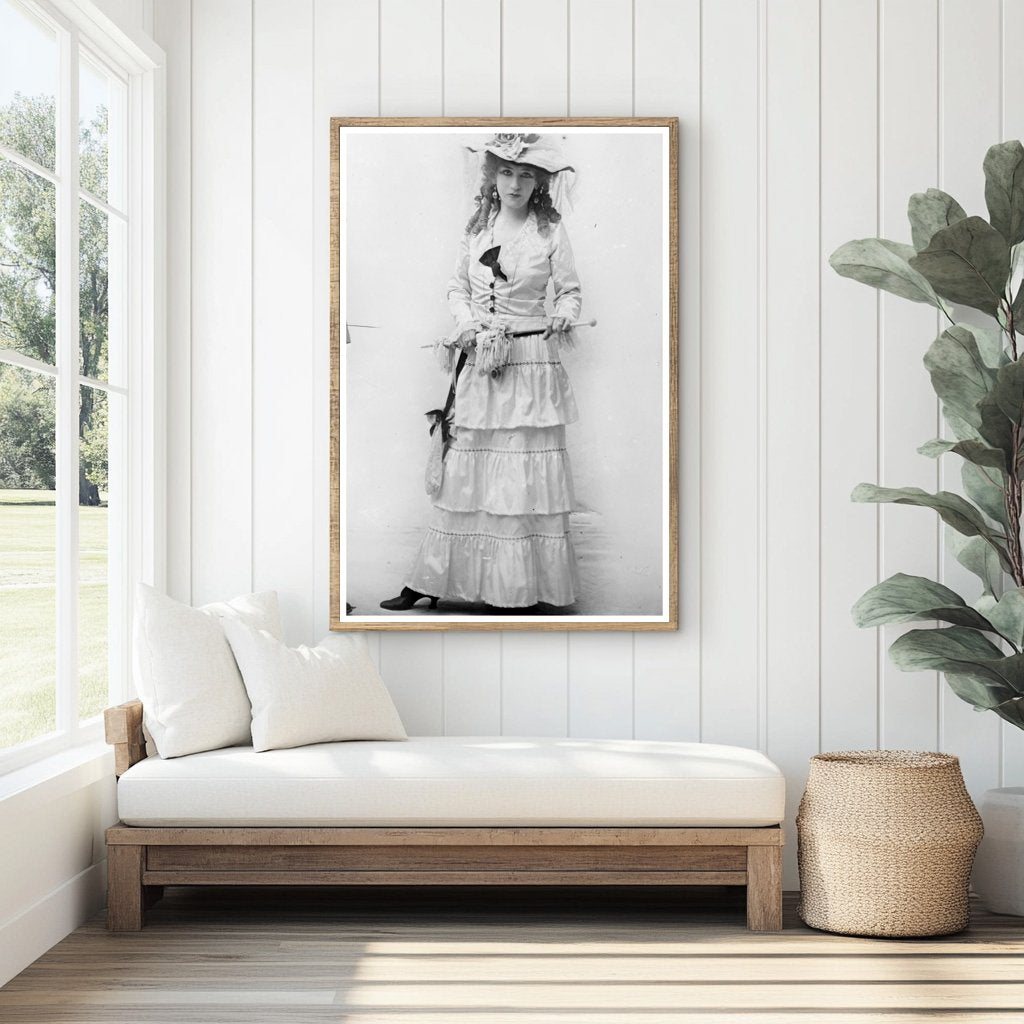 Mrs. Fiske Portraying Erstwhile Susan in the 1910s