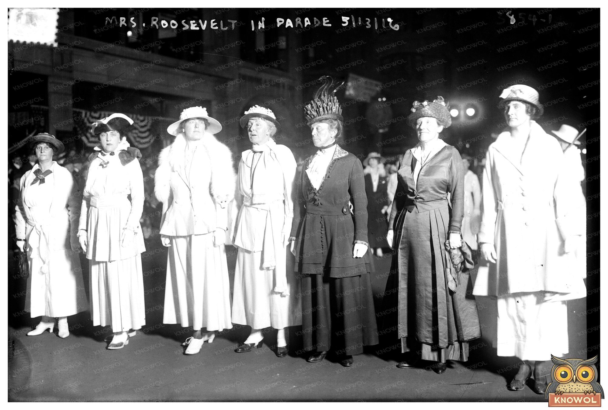 Eleanor Roosevelt Waves at Historic 1916 Parade