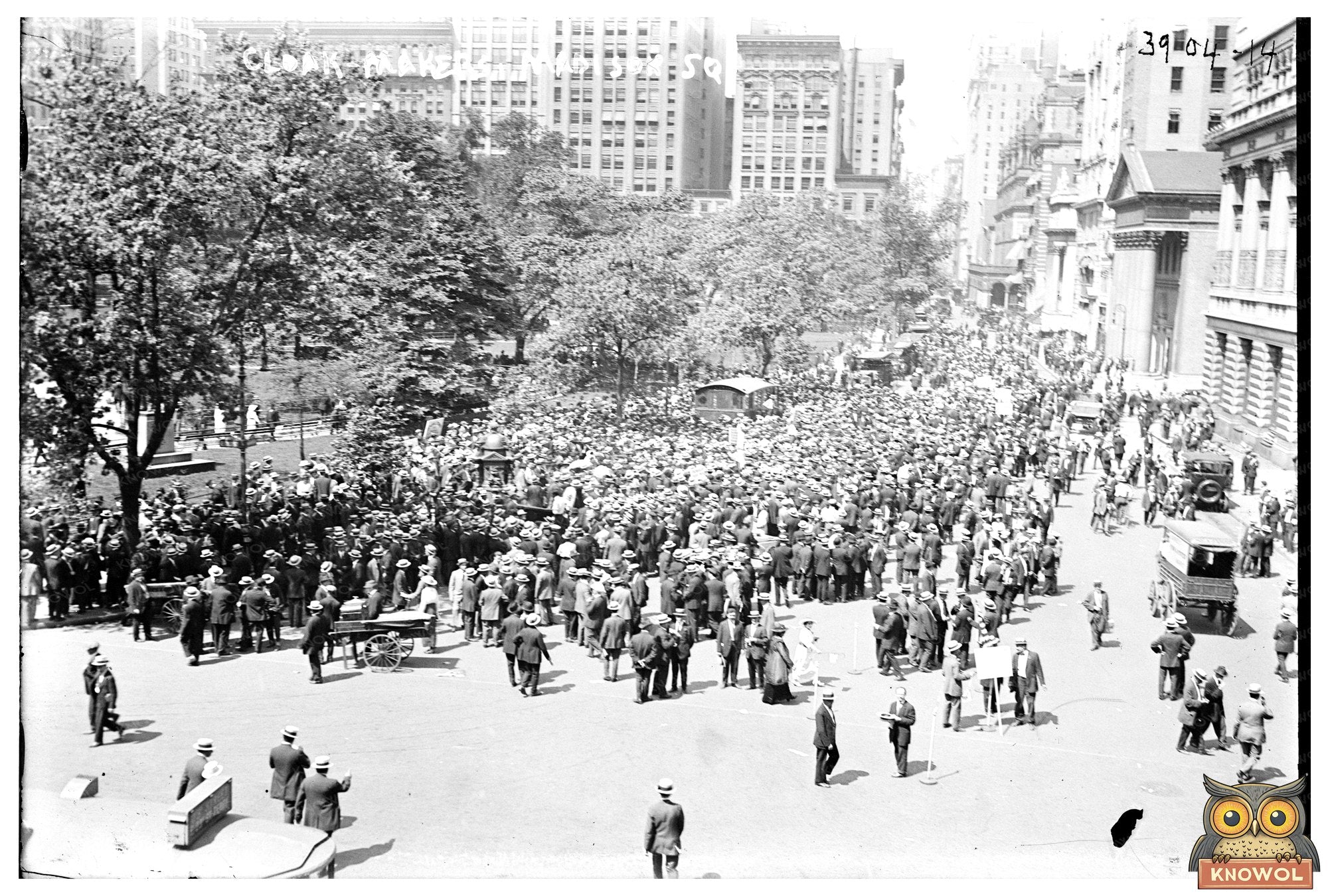 Cloak Makers Parade Celebrating Labor Unity, 1916