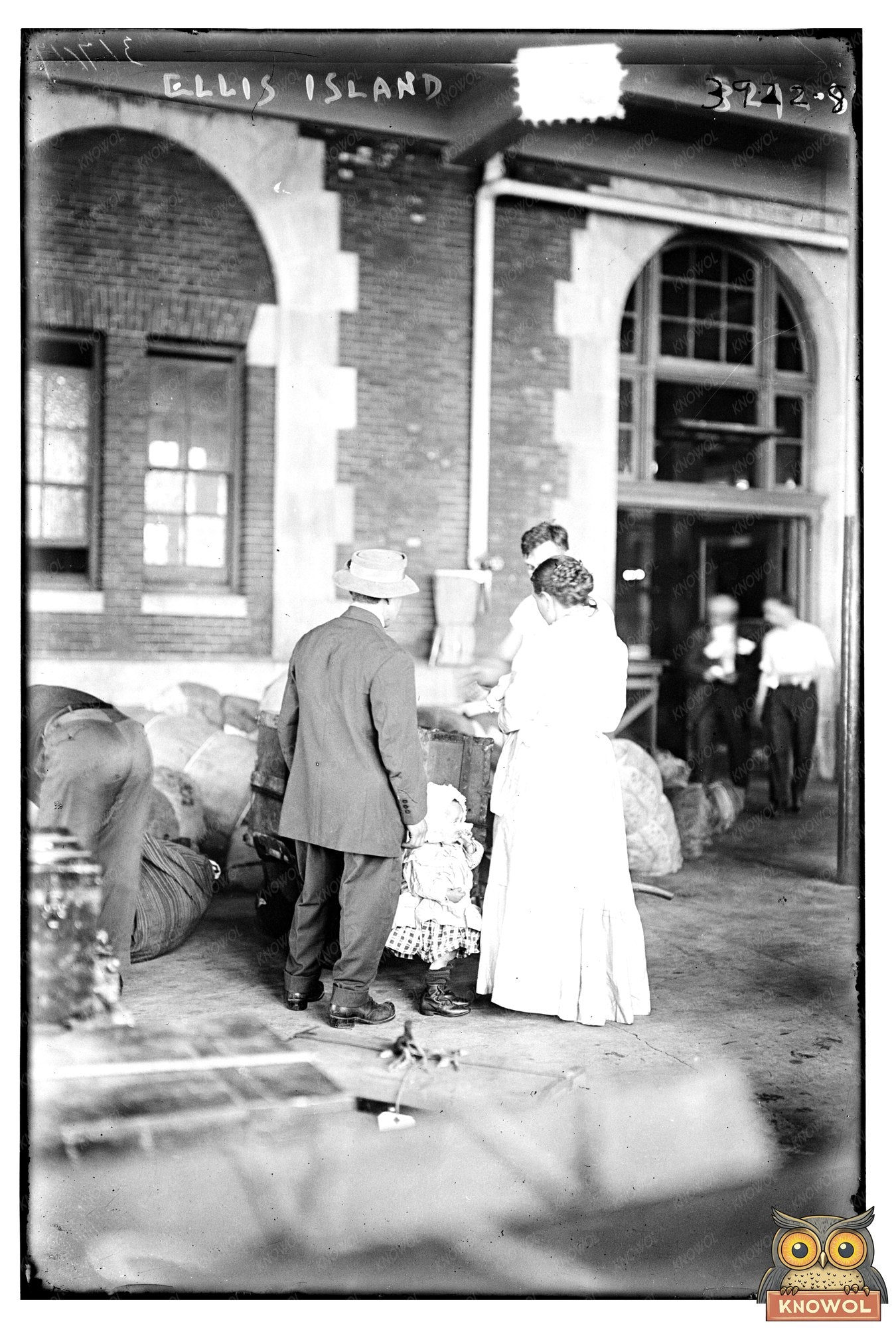 1917 Snapshot: Immigrants Arriving at Ellis Island