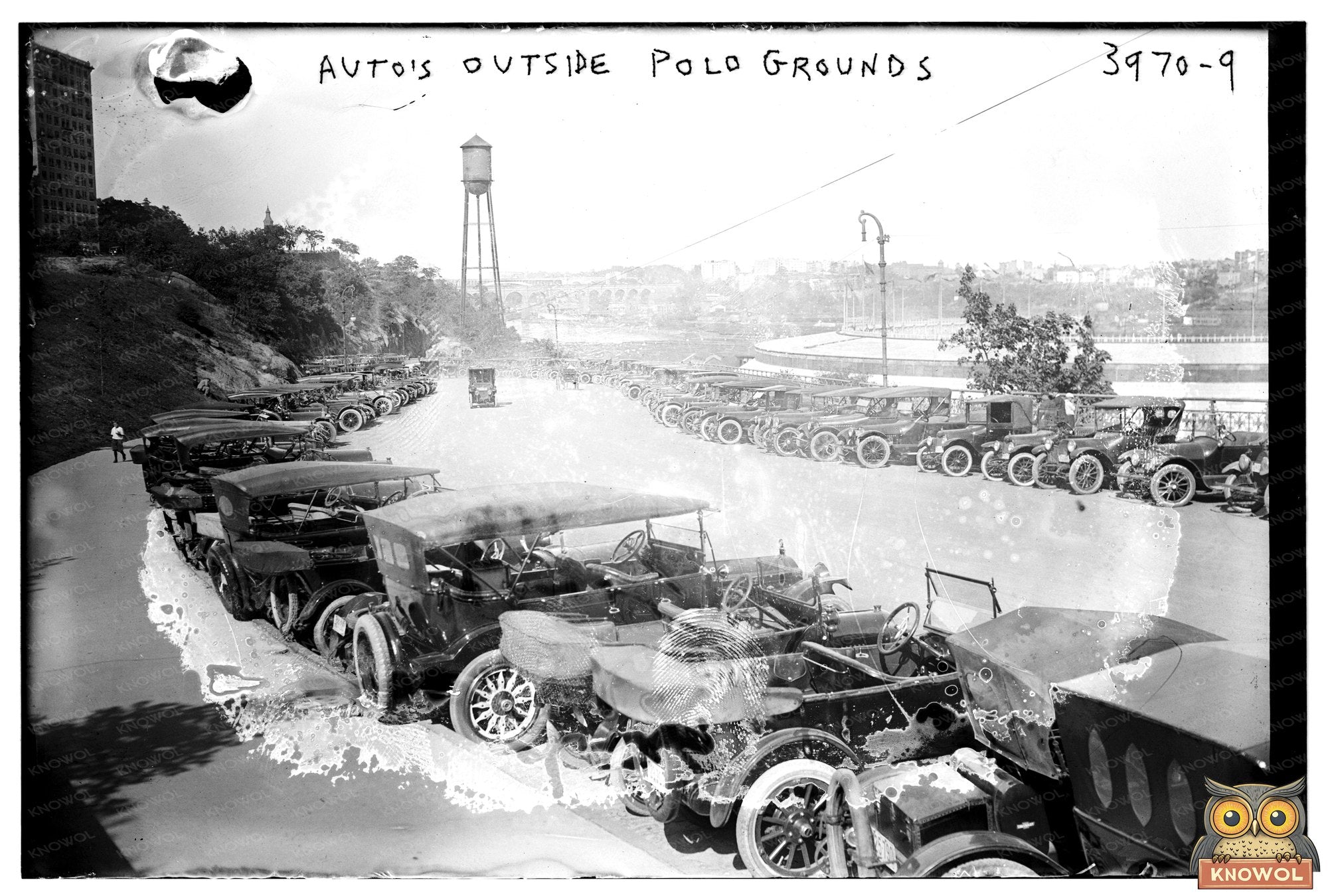 1916 Polo Grounds: Vintage Cars & Baseball Spirit