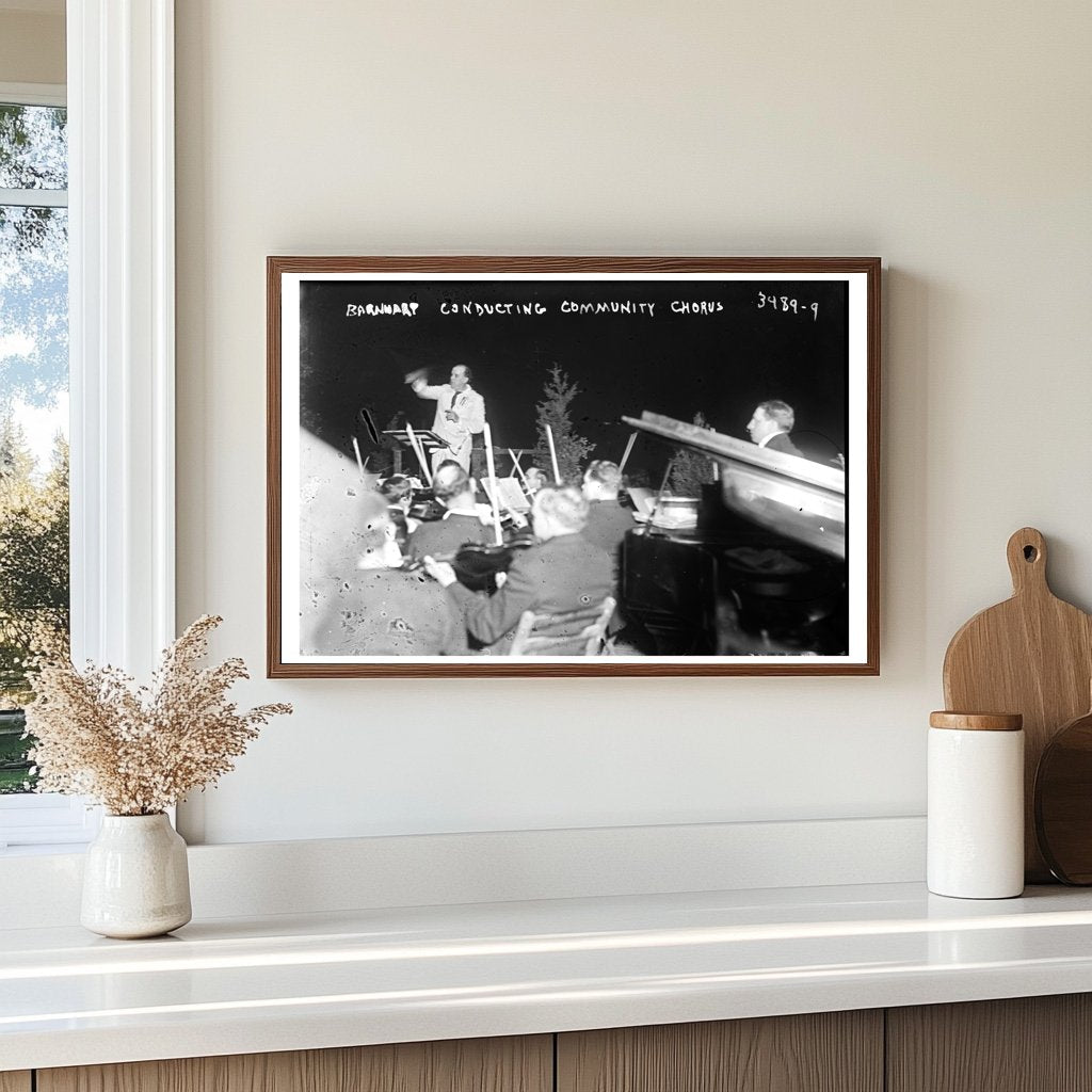 1920s Community Chorus Conducted with Passion