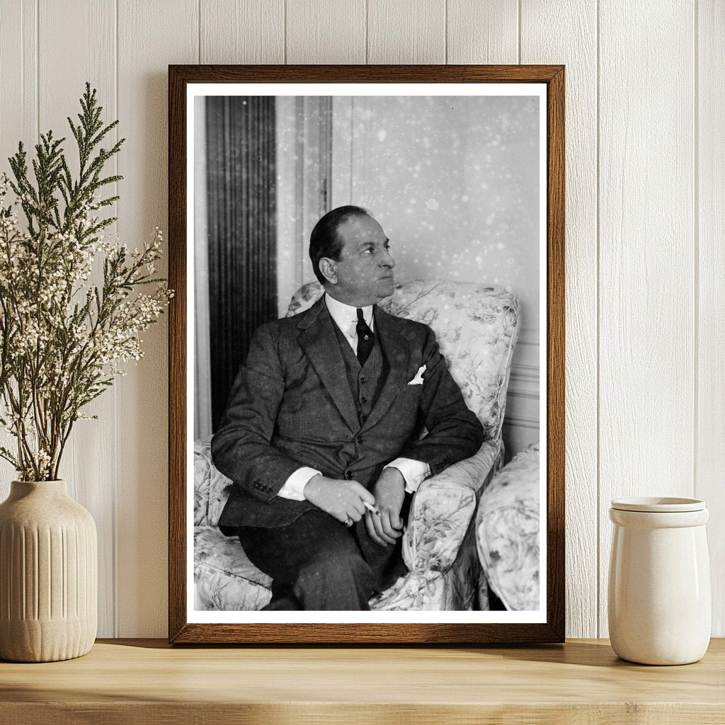 Vintage Portrait: A Glimpse into Early 20th Century Life