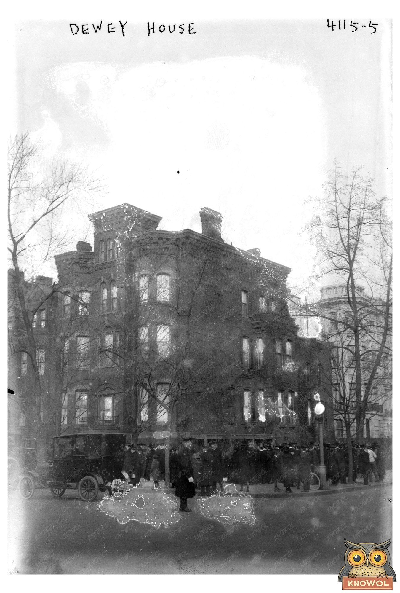 Charming 1917 Dewey House: A Glimpse of Vintage Americana