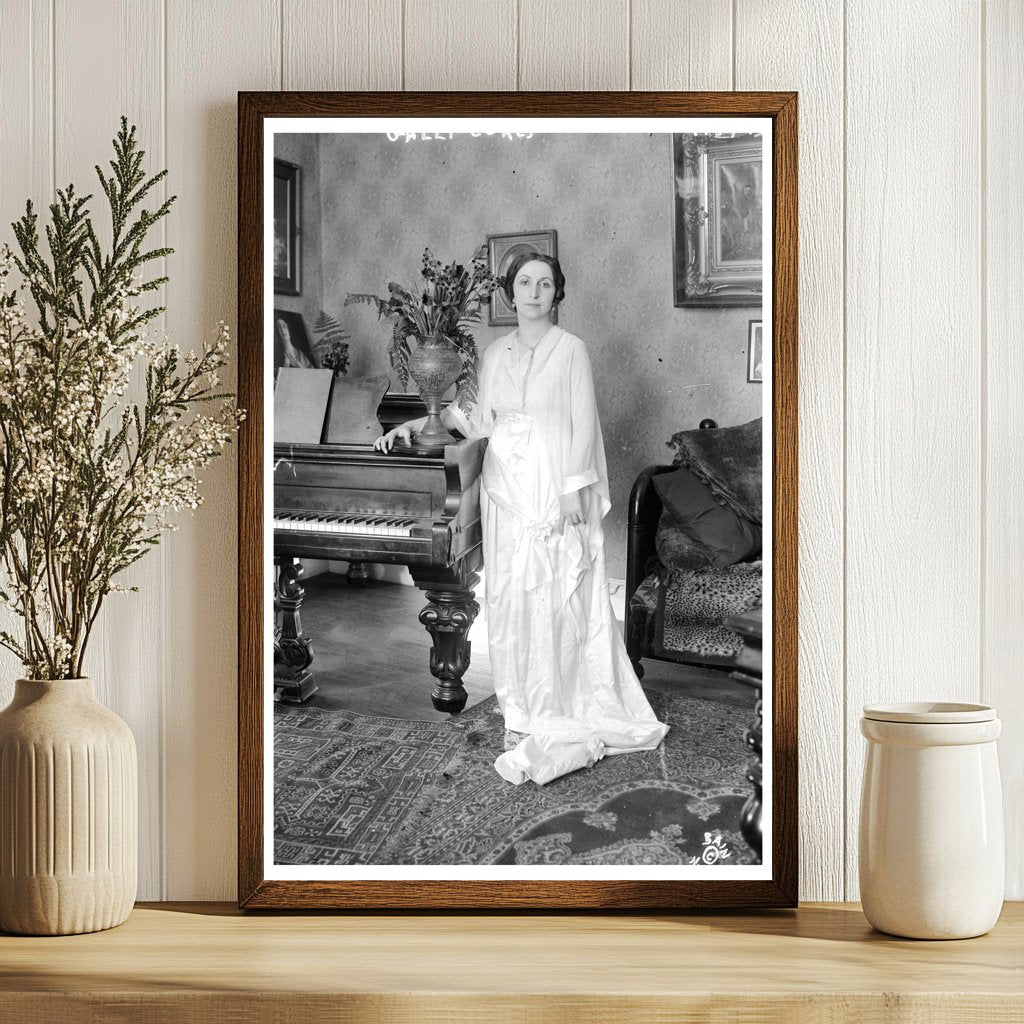 Elegant Opera Star Galli-Curci in 1917 Performance