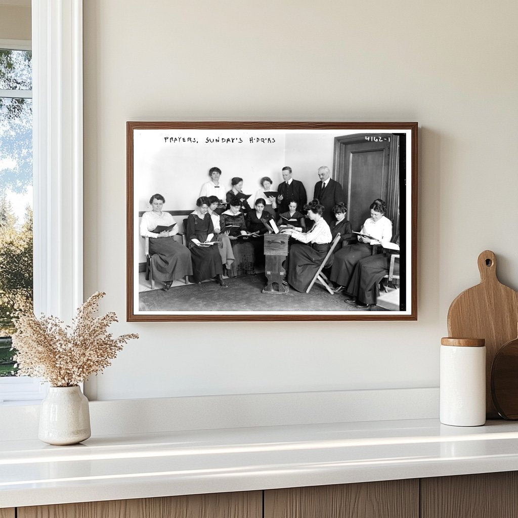 1917 Sunday Prayers: Early 20th Century Faith Gathering