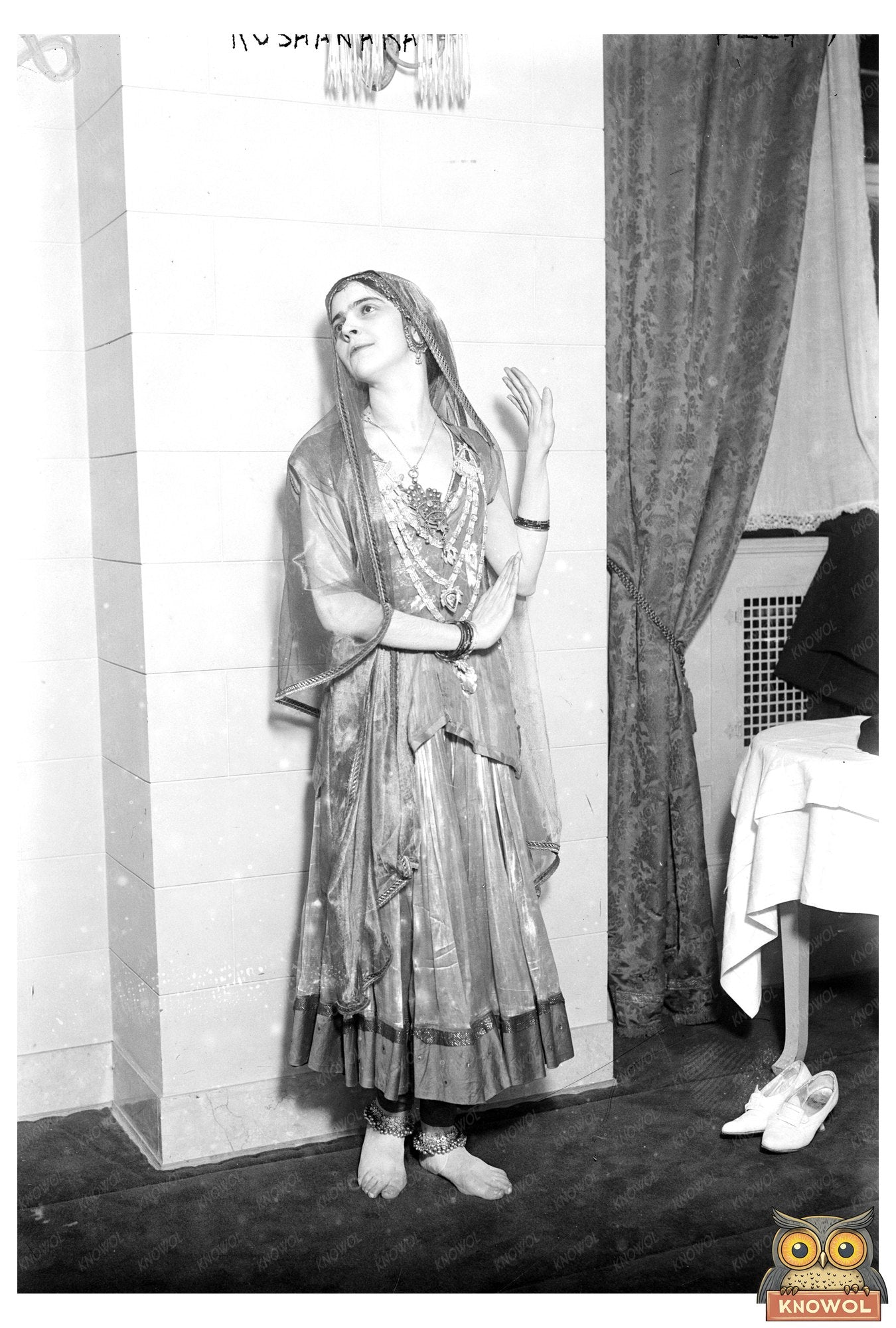 1917: Captivating Portrait of Roshanara in Time