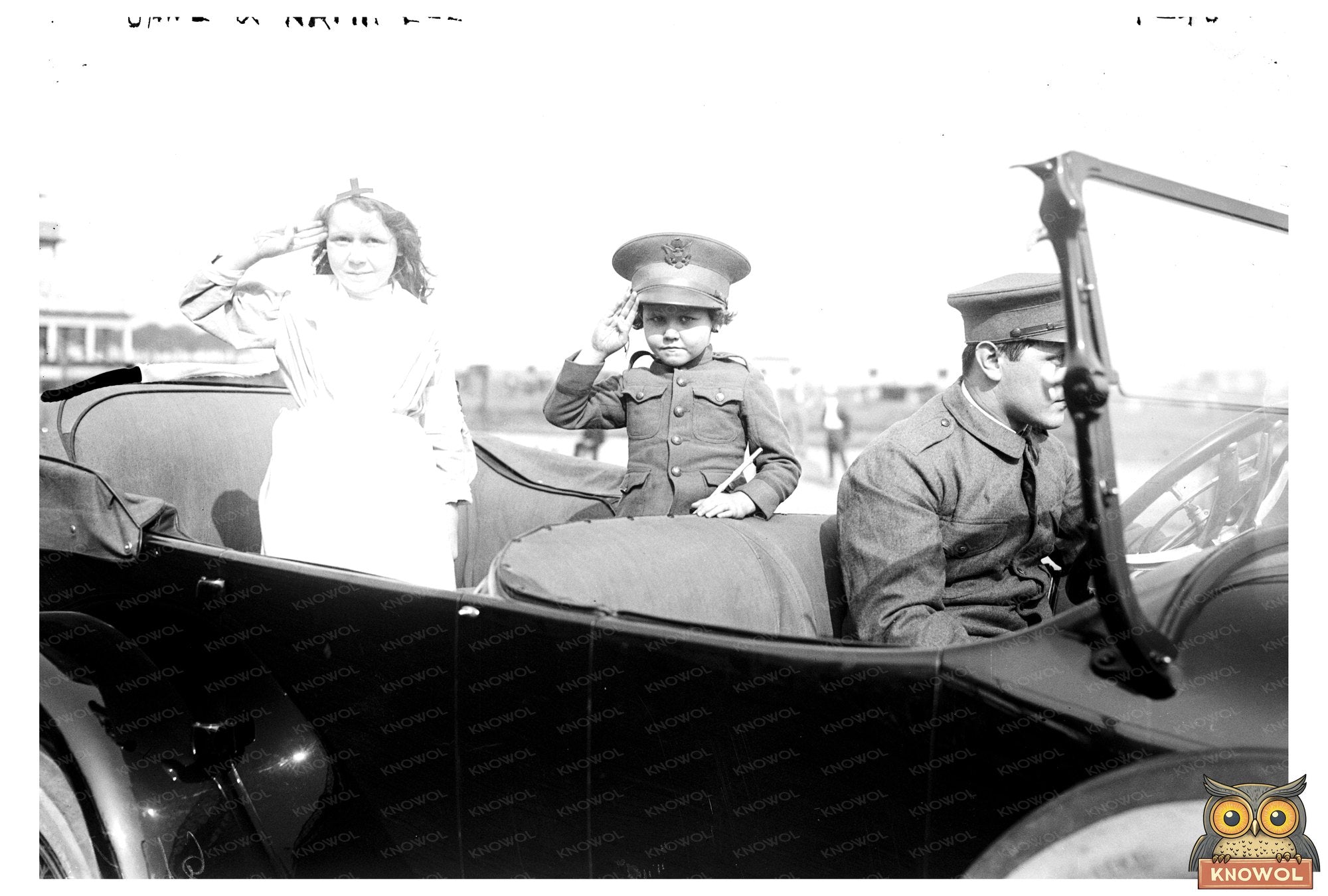 1920s Duo: Charming Sisters in Vintage Fashion