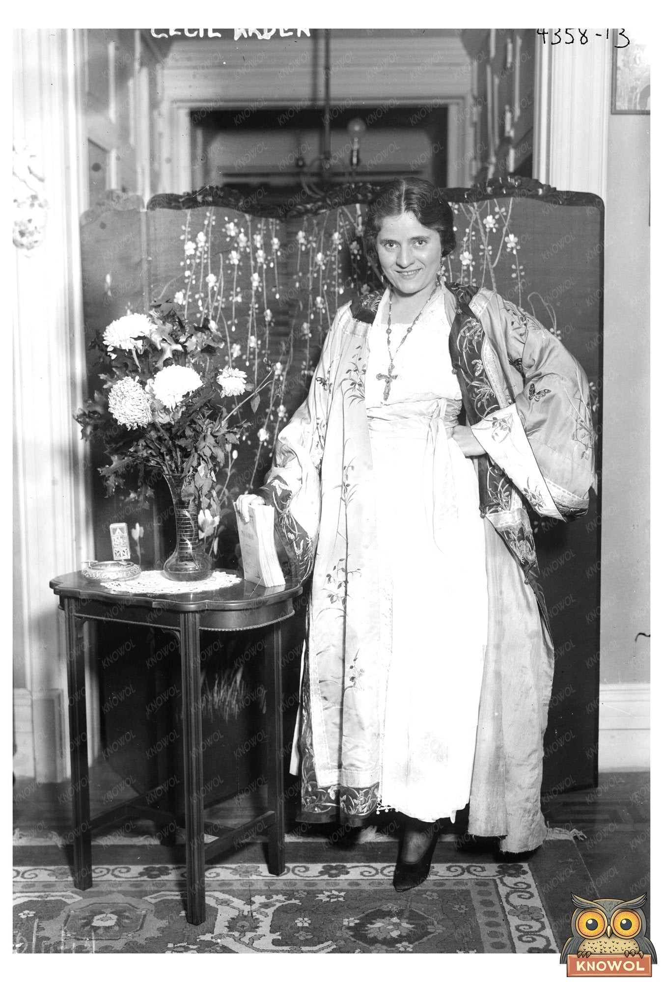 1920s Portrait of a Vintage Style Icon