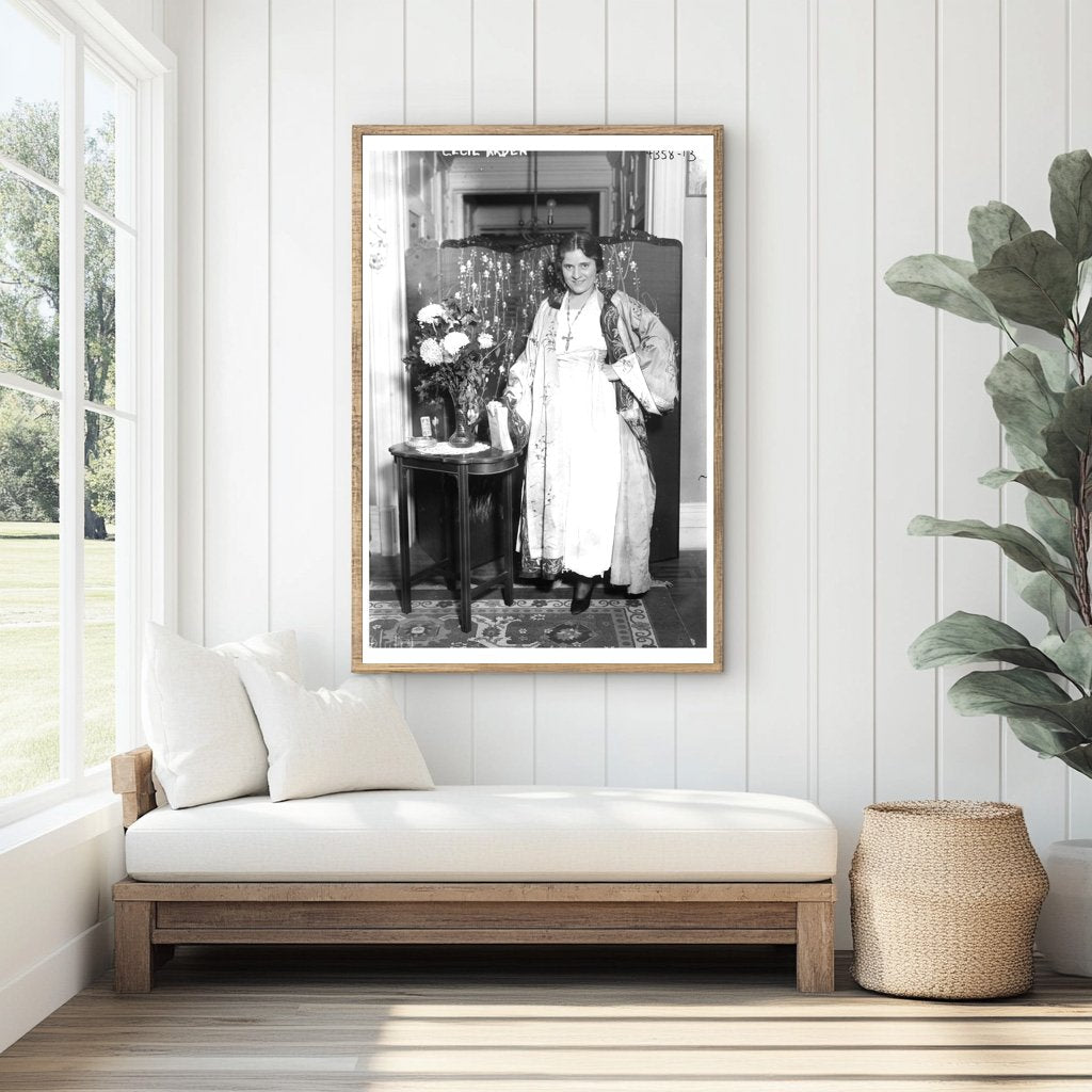 1920s Portrait of a Vintage Style Icon