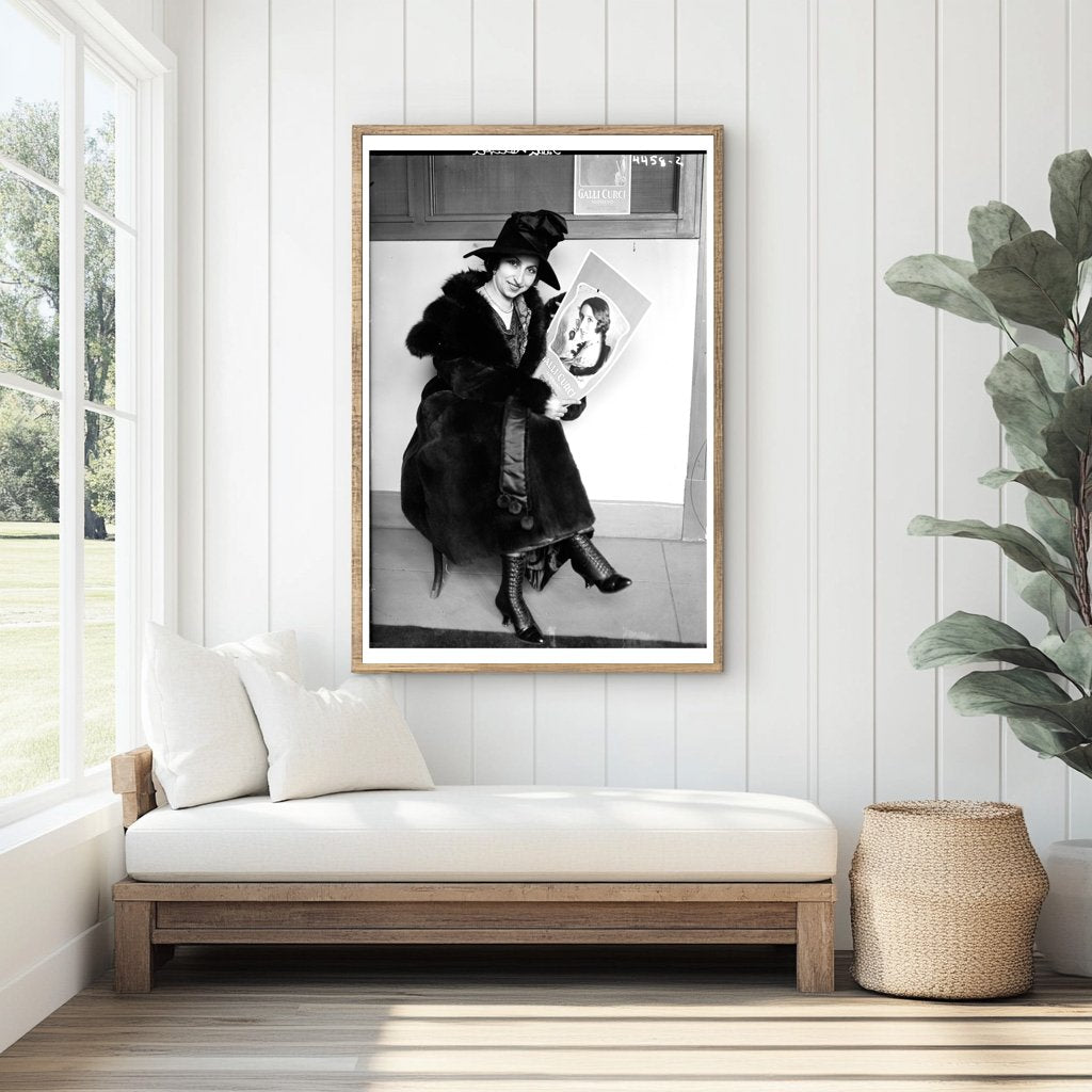 Radiant Soprano in Early 20th Century Opera