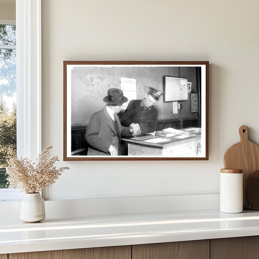 1917 NYC Police Fingerprinting German Suspect