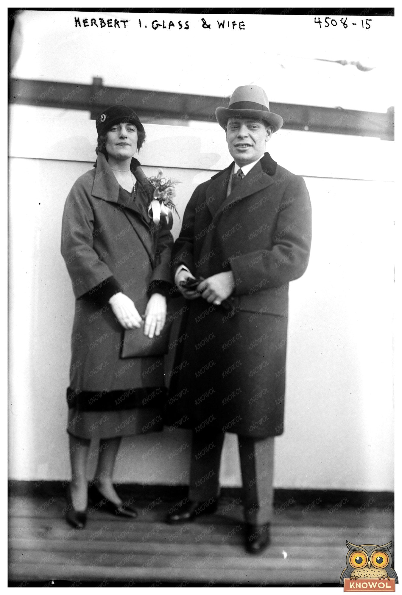 1920s Couple Portrait: Elegance of Early American Life