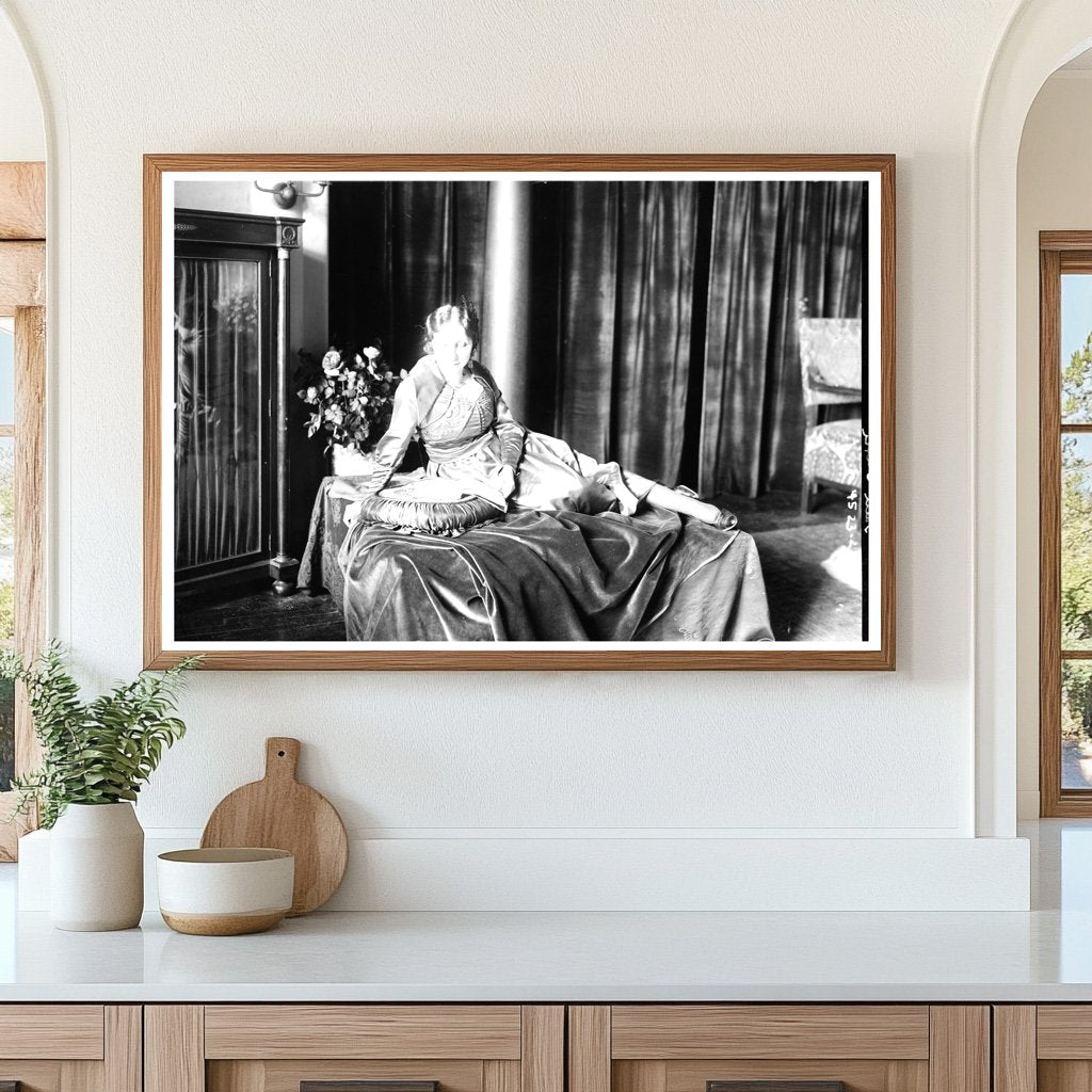 Opera Diva Amelita Galli-Curci in Dramatic Pose