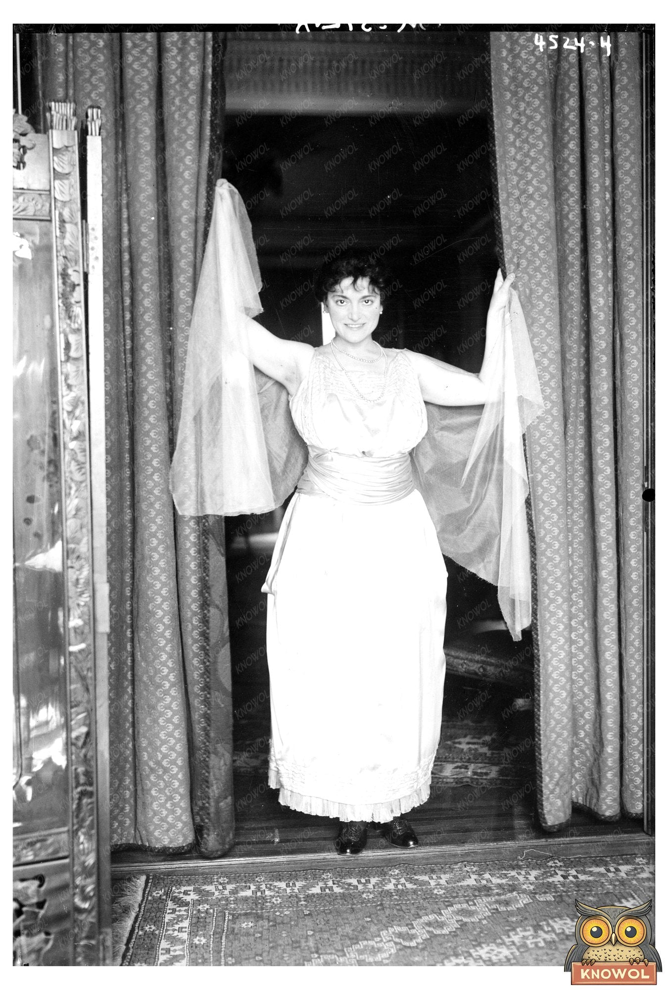 1920s Stage Star M. Sylva in Captivating Portrait