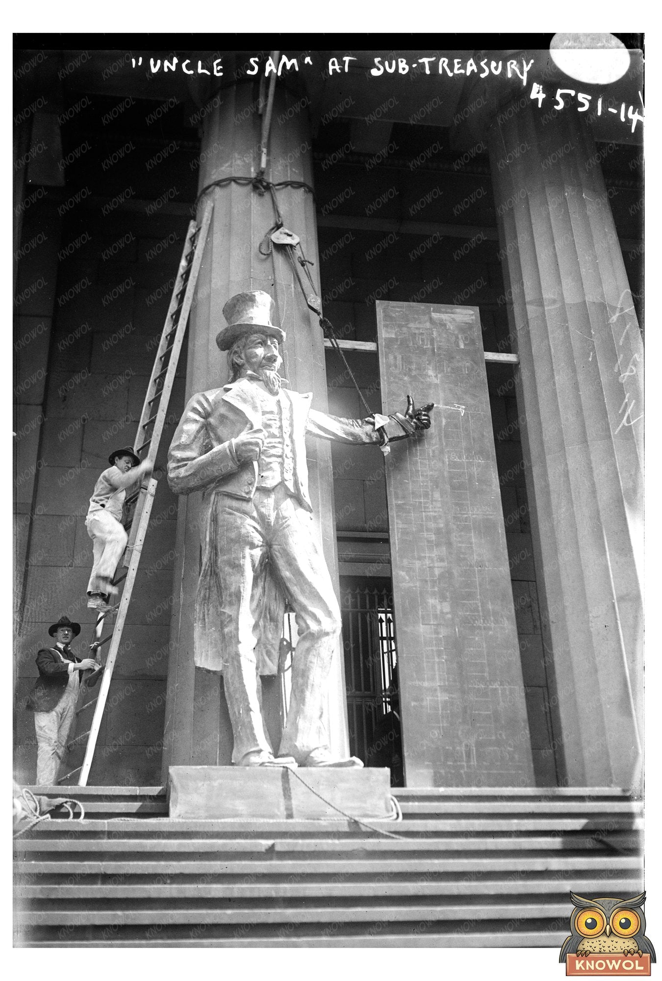 Uncle Sam Stands Guard at Sub-Treasury, 1918