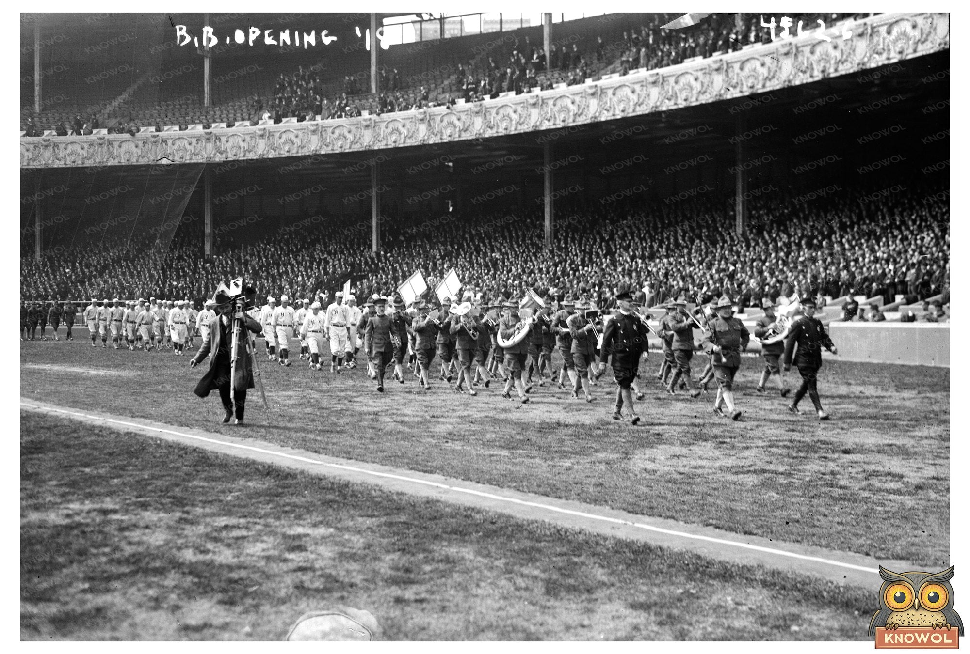 Excitement at Giants Home Opener, Polo Grounds 2018