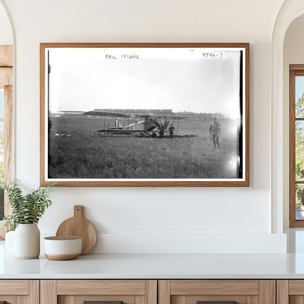 Historic 1918 Mail Plane: Aaviation Innovation