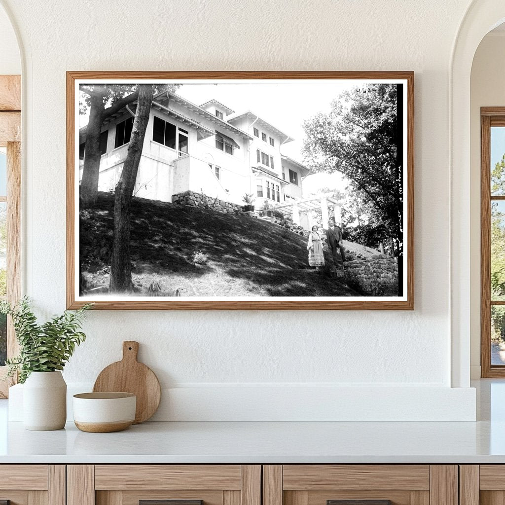 Early 20th Century Opera Icons in Captivating Moment