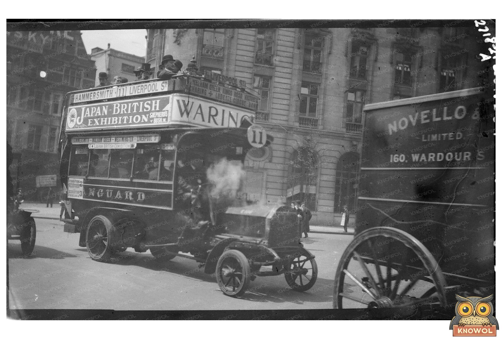 Vintage London Motor Bus: 1915-1920 Urban Transport