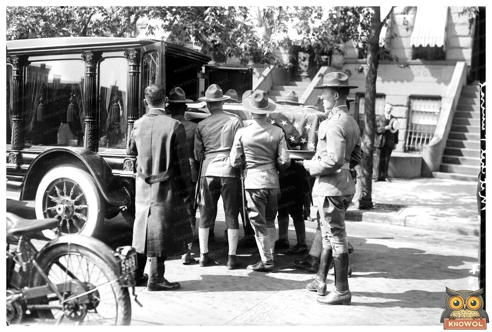 1918 Mitchel Funeral: A Glimpse into Mourning Traditions