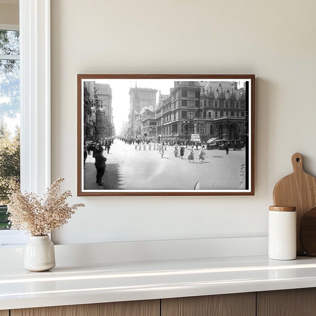 1918 July 4th Parade: A Glimpse of American Patriotism