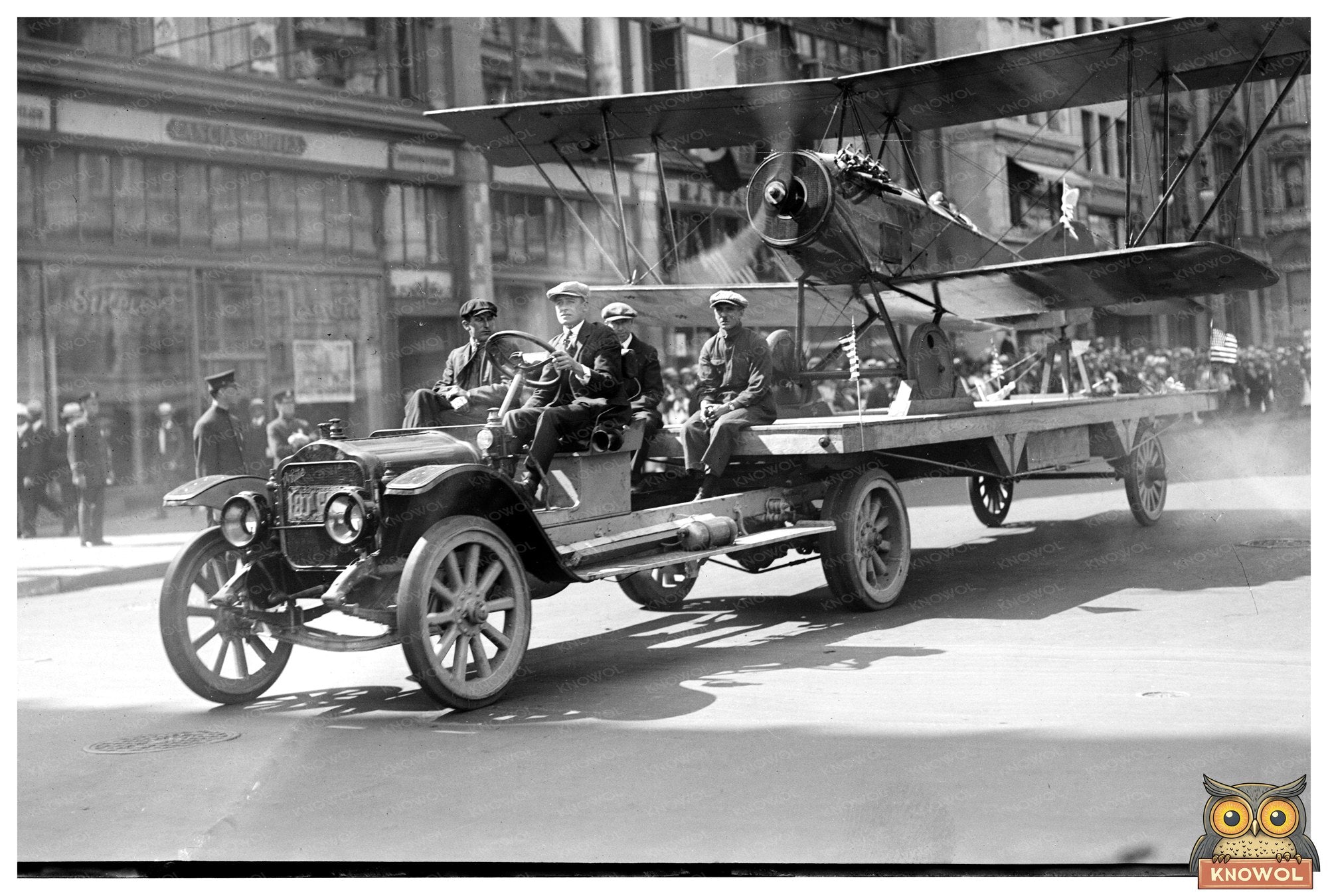 1918 Independence Day Celebration Amidst War Spirit