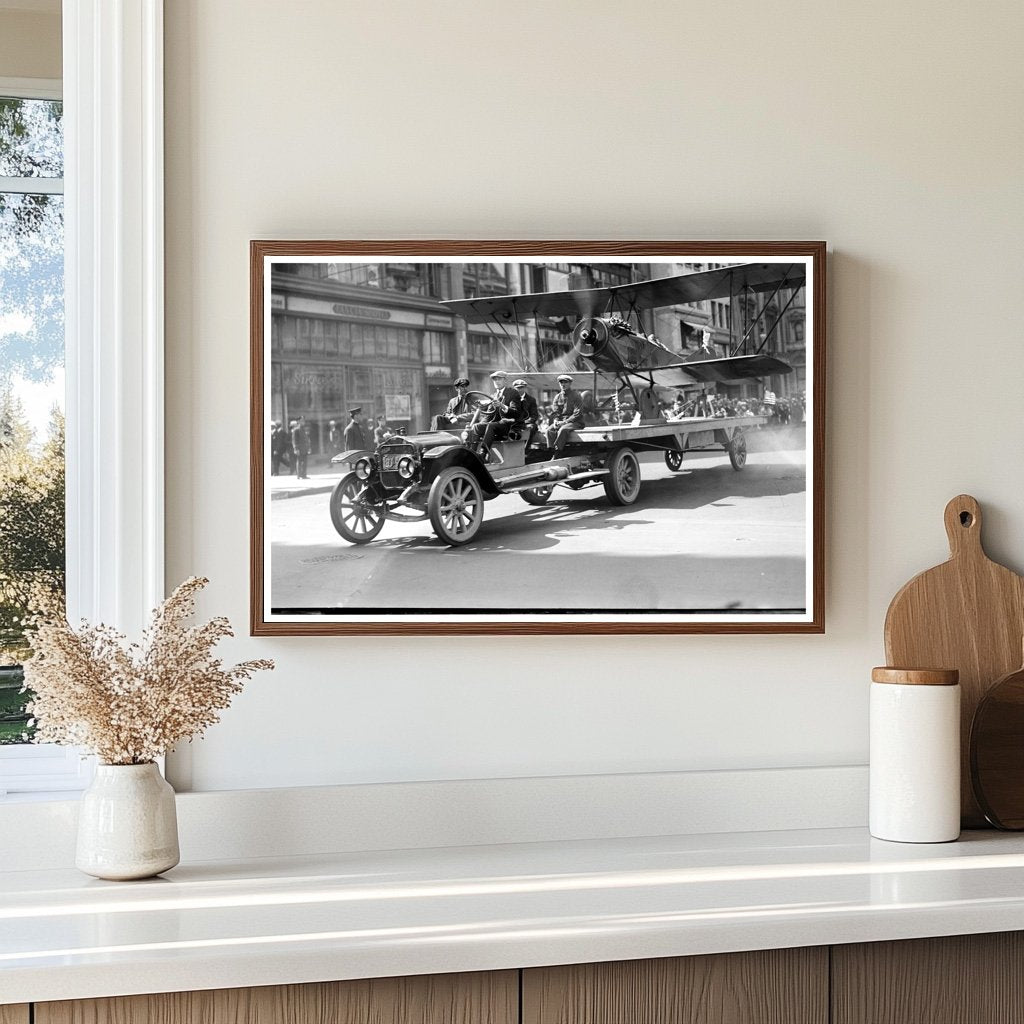 1918 Independence Day Celebration Amidst War Spirit