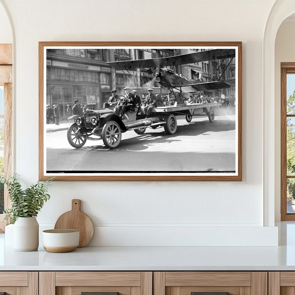 1918 Independence Day Celebration Amidst War Spirit