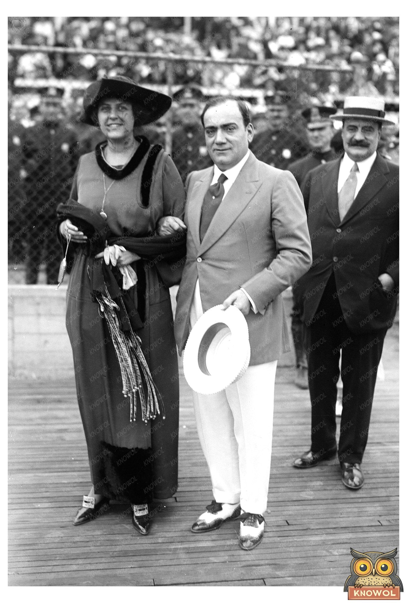 Vibrant 1918 Caruso Performance Moment Captured