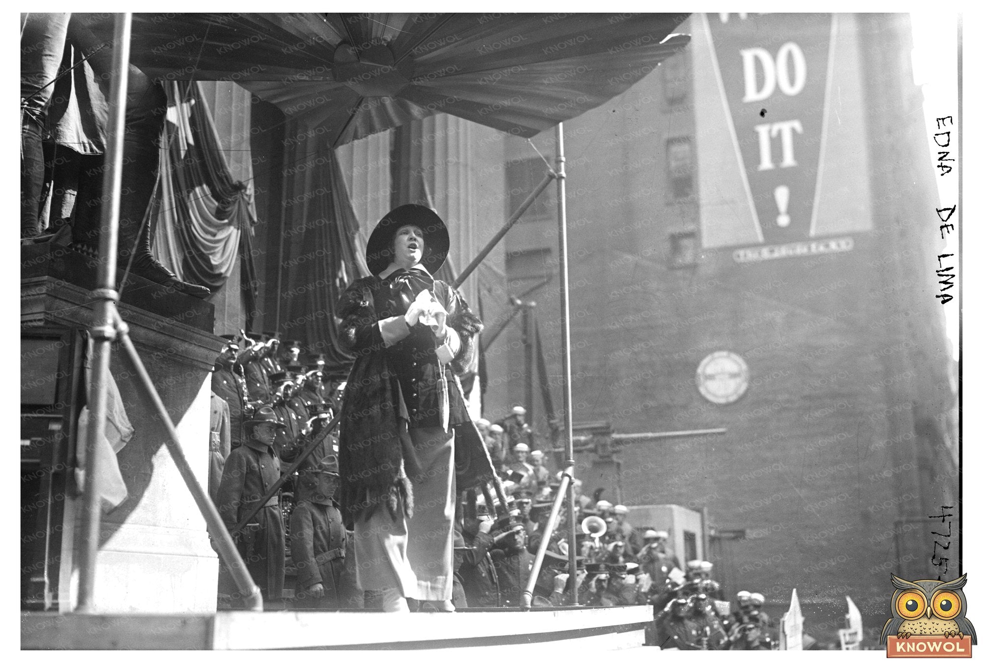 1918 Portrait of a Trailblazing War Correspondent